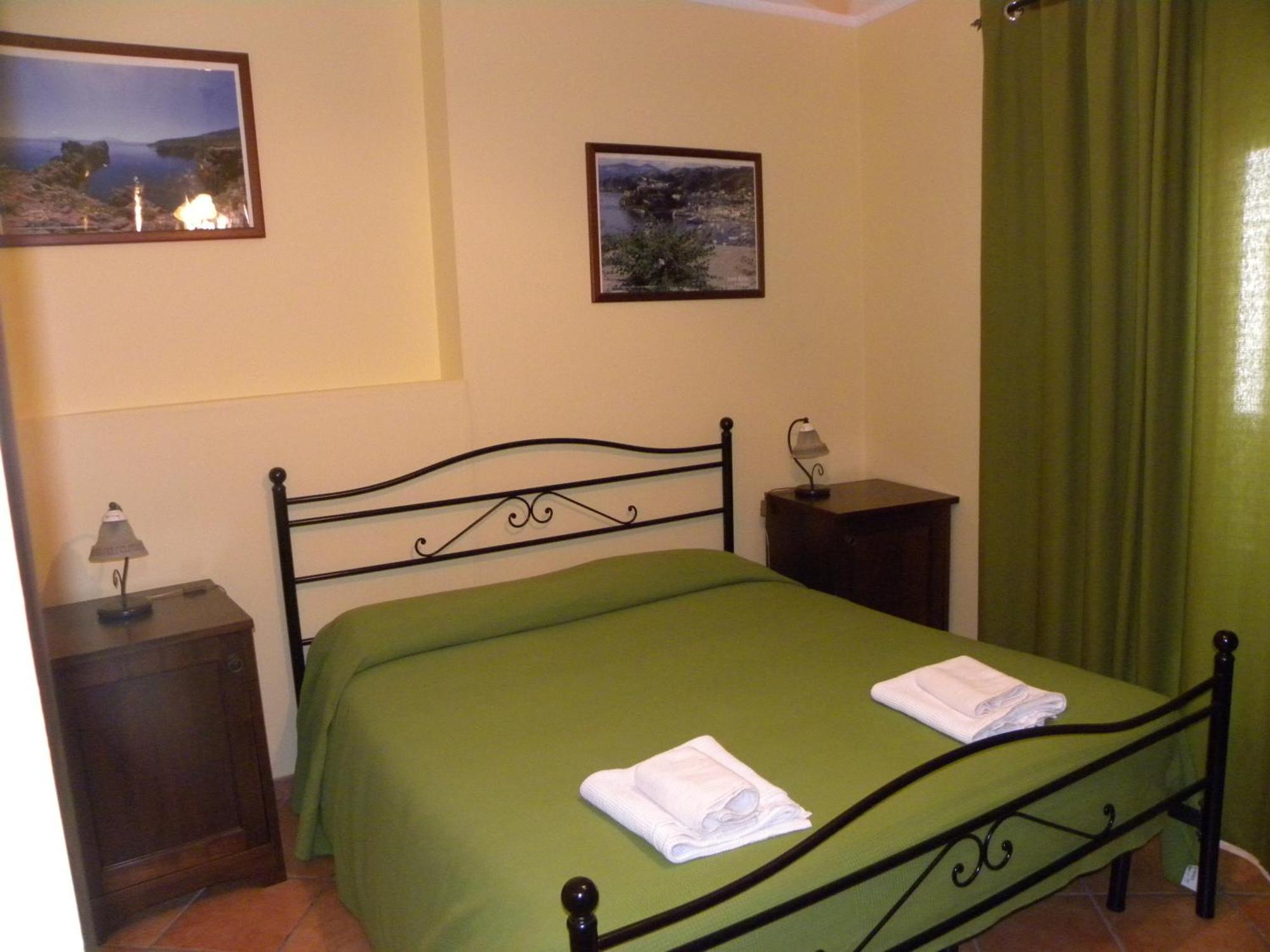 Case Vacanze Albamarina Lipari Szoba fotó